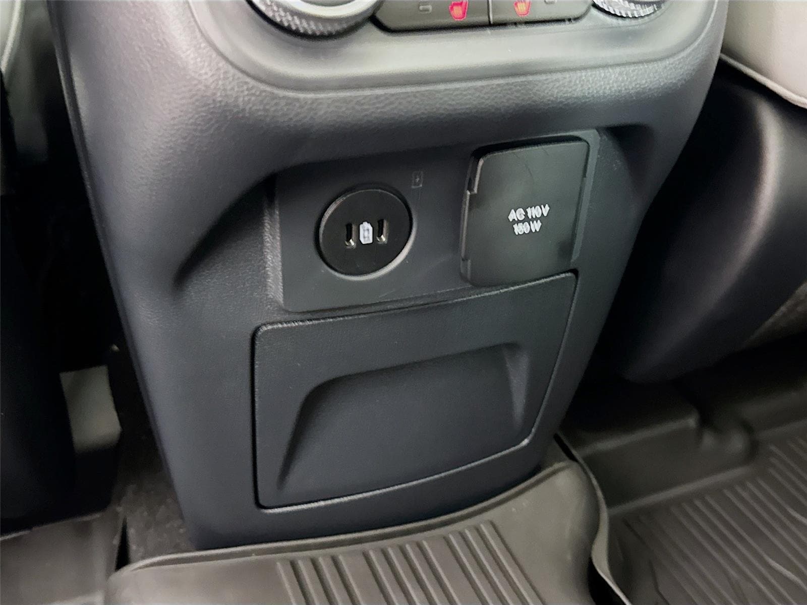 2026 Ford Explorer Platinum - Photo 28