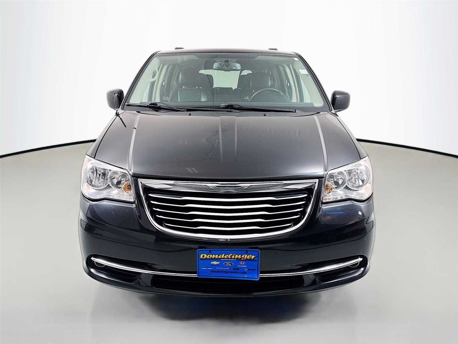 Used 2016 Chrysler Town & Country Touring with VIN 2C4RC1BG2GR112376 for sale in Cohasset, Minnesota