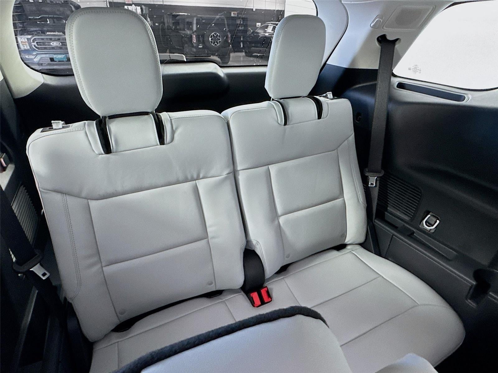 2026 Ford Explorer Platinum - Photo 30