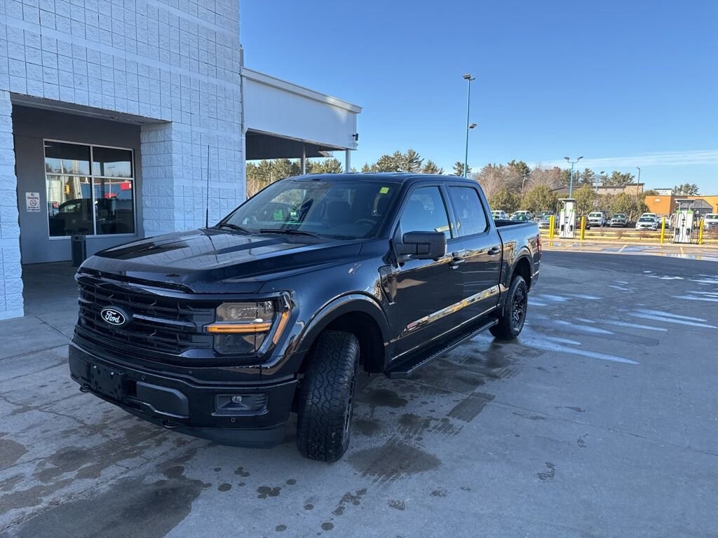 New 2025 Ford F-150 XLT XLT 4WD SuperCrew 5.5 Box