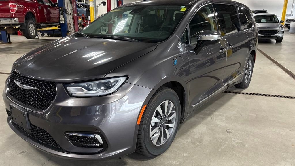 Used 2023 Chrysler Pacifica Hybrid Limited Hybrid Limited FWD