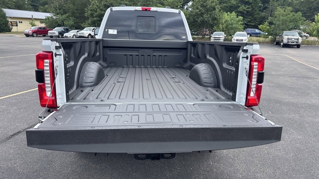 New 2025 Ford Super Duty F-350 SRW LARIAT LARIAT 4WD Crew Cab 8 Box