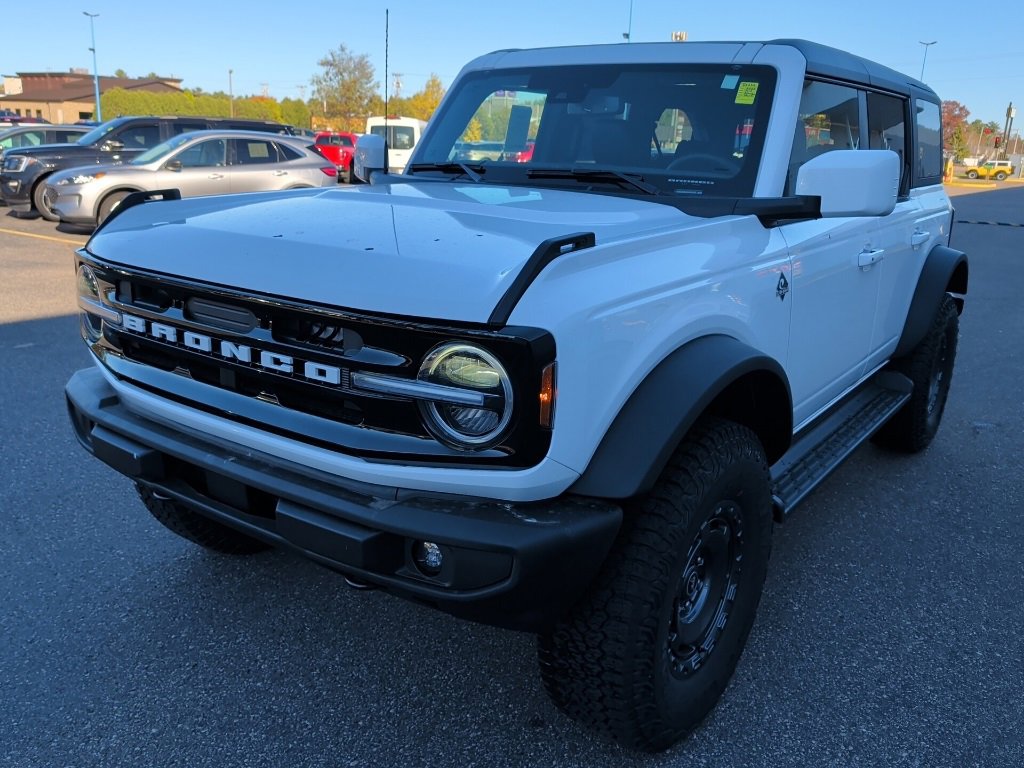 2025 Ford Bronco 4-Door Outer Banks's photo