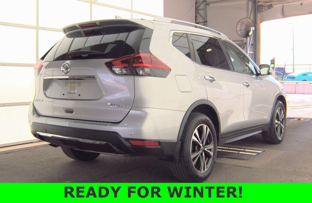2020 Nissan Rogue SV photo 2