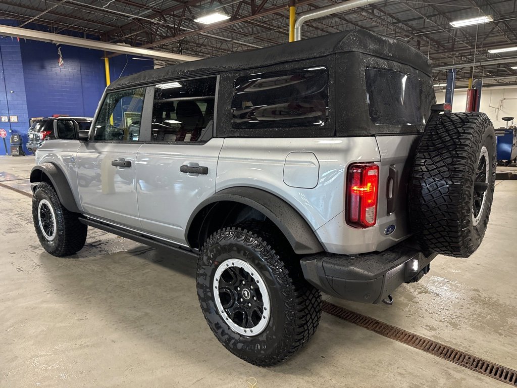 2024 Ford Bronco Black Diamond photo 4