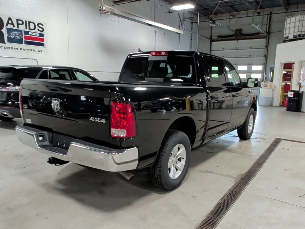 2023 Ram 1500 Classic SLT photo 3