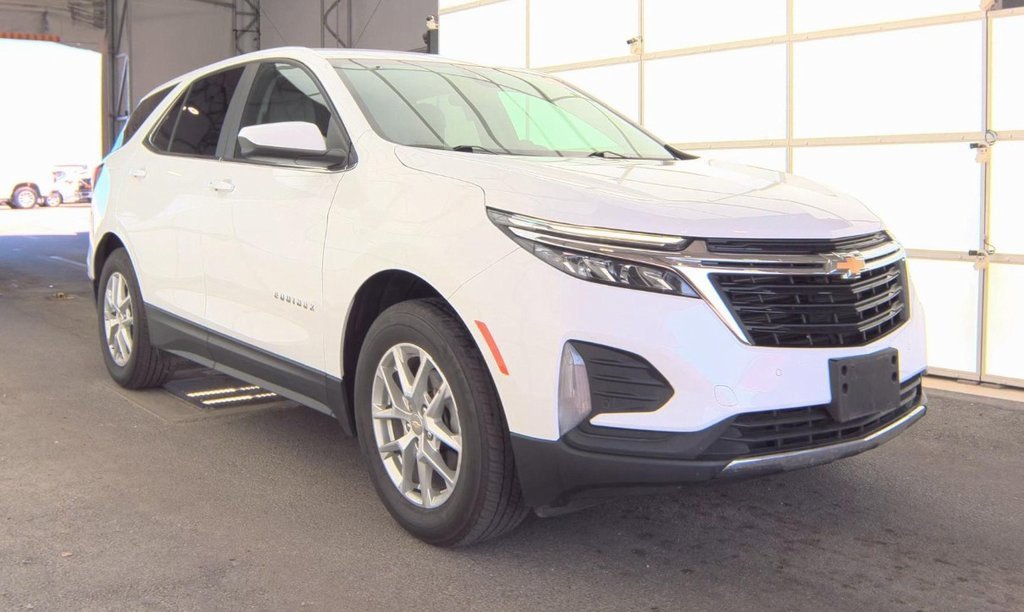 2023 Chevrolet Equinox LT photo 3