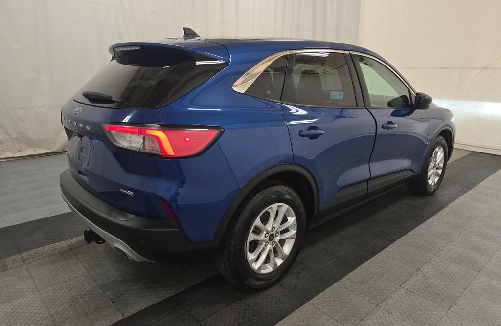 2022 Ford Escape SE Hybrid photo 3