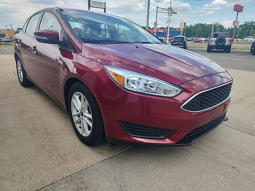 2017 Ford Focus Sedan SE's photo
