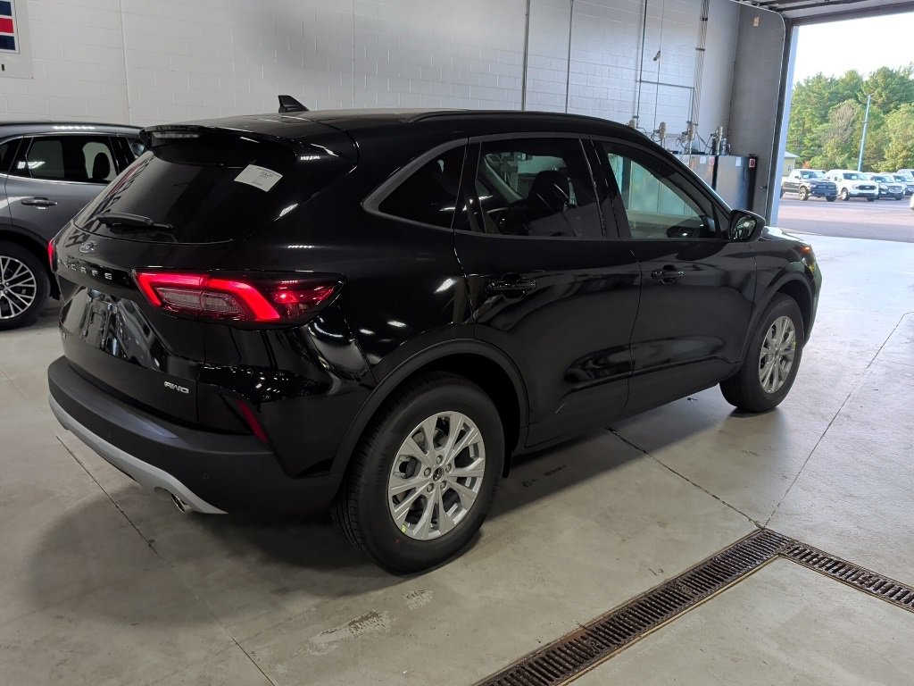 2026 Ford Escape Active photo 3
