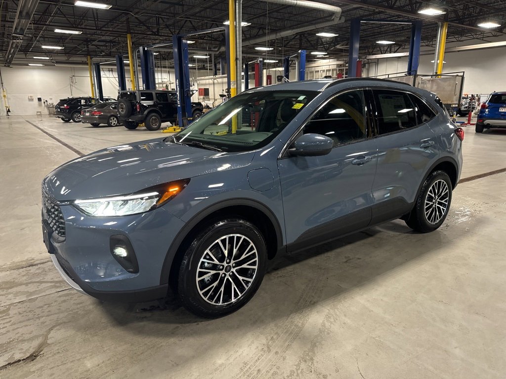 2024 Ford Escape photo 2
