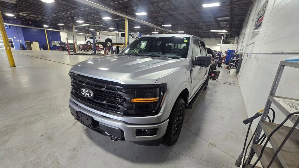 New 2025 Ford F-150 XLT XLT 4WD SuperCrew 5.5 Box