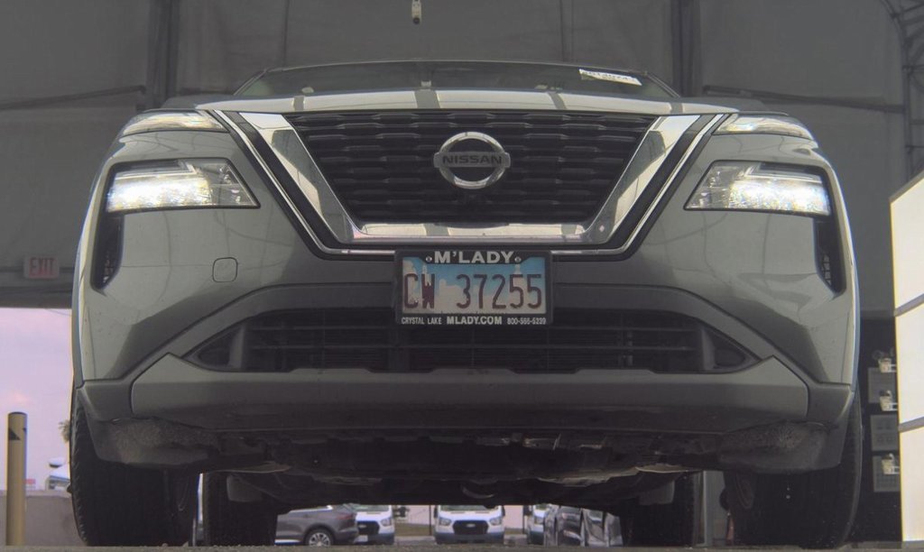 2021 Nissan Rogue SV photo 3