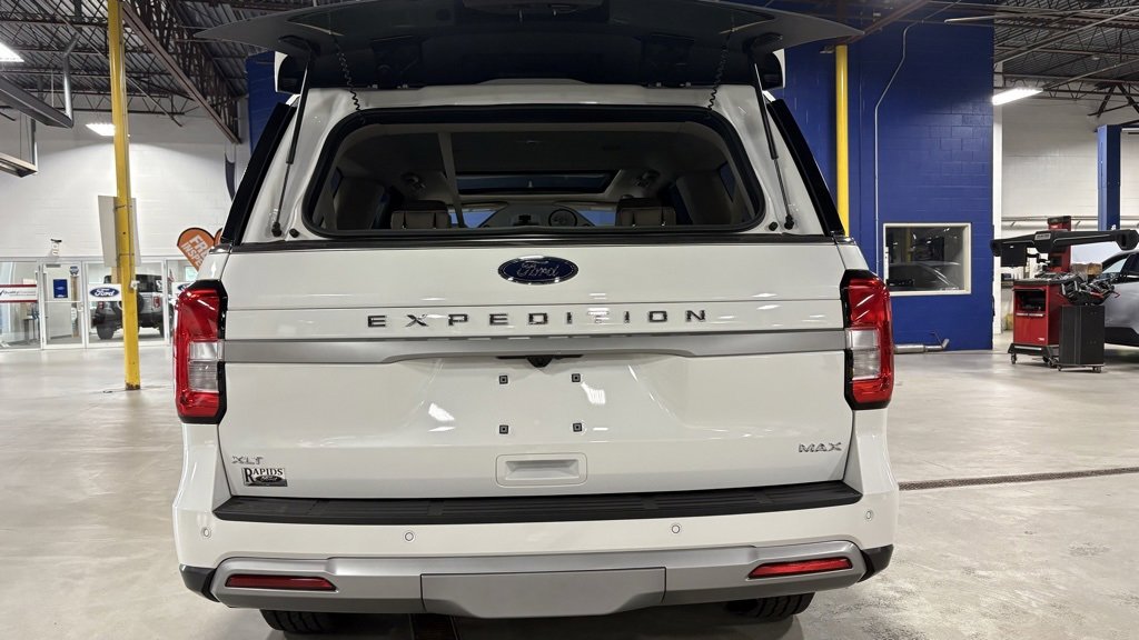 2024 Ford Expedition MAX XLT photo 4