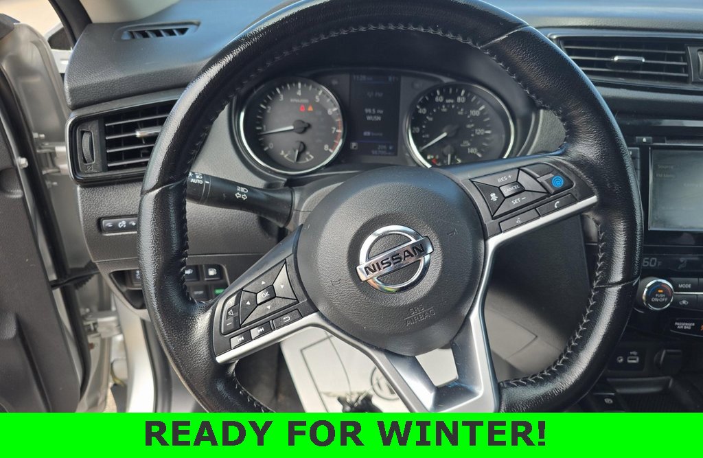 2020 Nissan Rogue SV photo 3