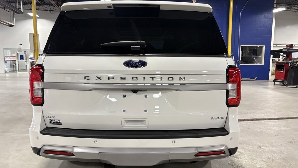 2024 Ford Expedition MAX XLT photo 3