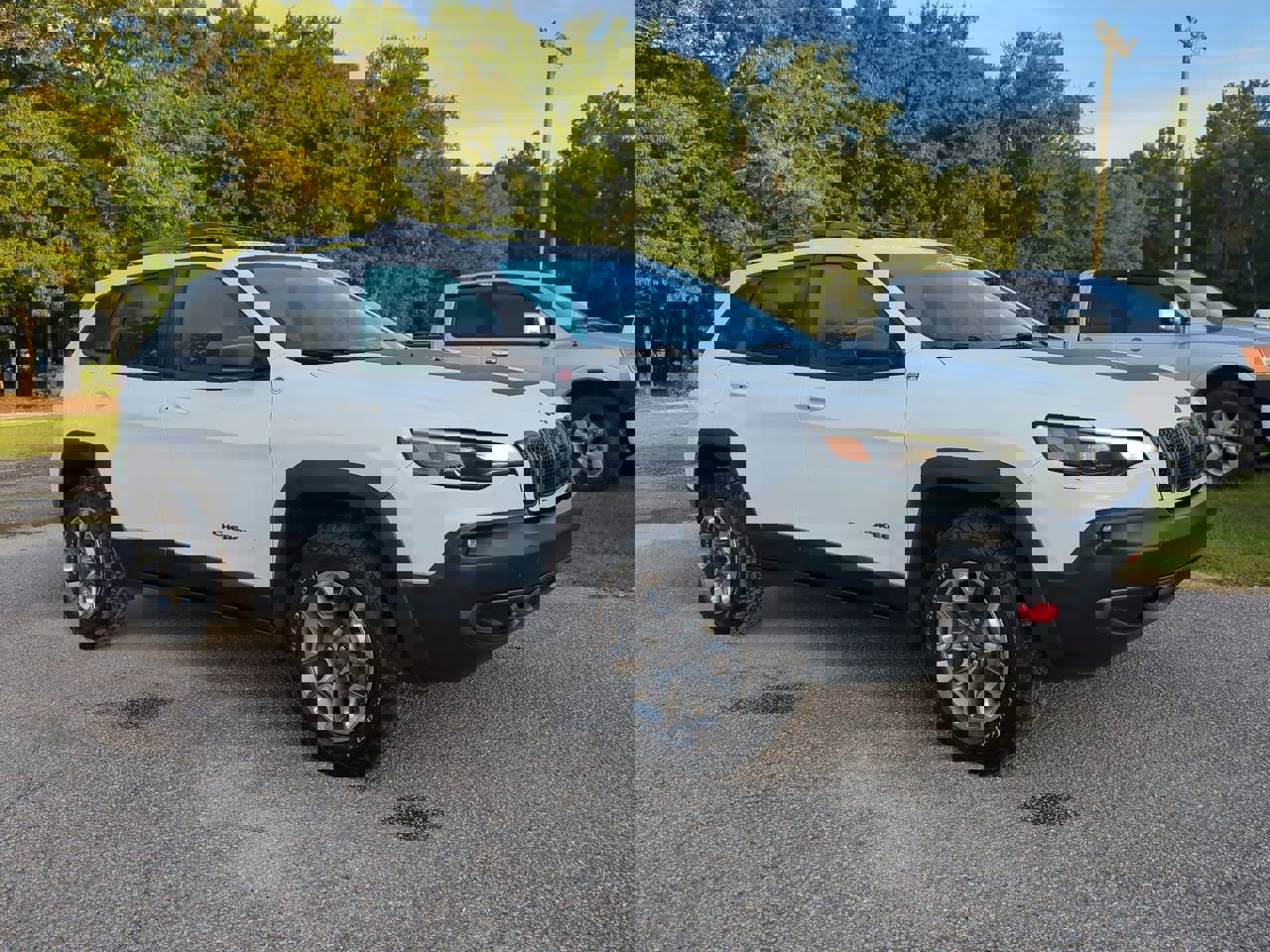 Used 2019 Jeep Cherokee Trailhawk Elite with VIN 1C4PJMBN9KD133542 for sale in Ravenel, SC