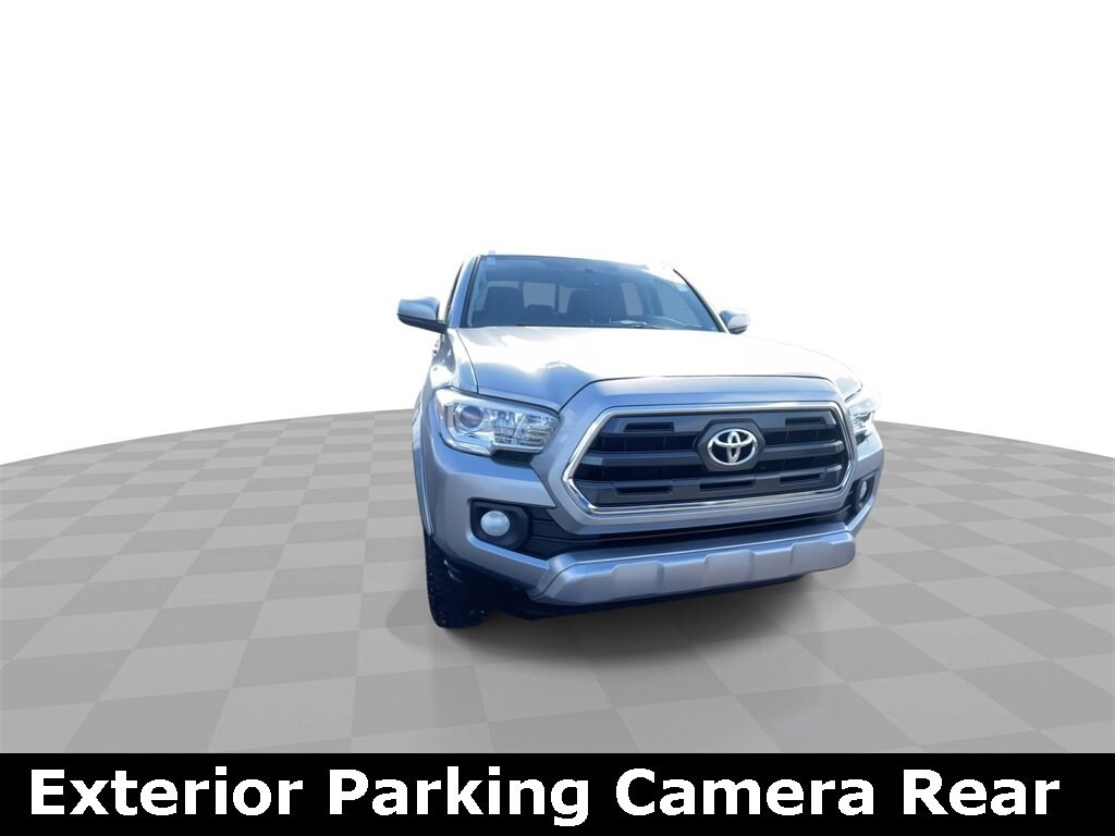 2017 Toyota Tacoma SR5 V6 photo 3