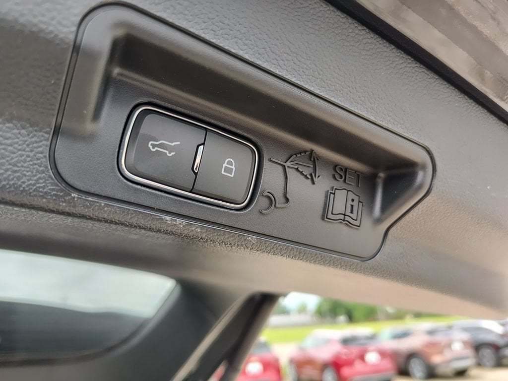 2024 Ford Explorer XLT - Photo 8