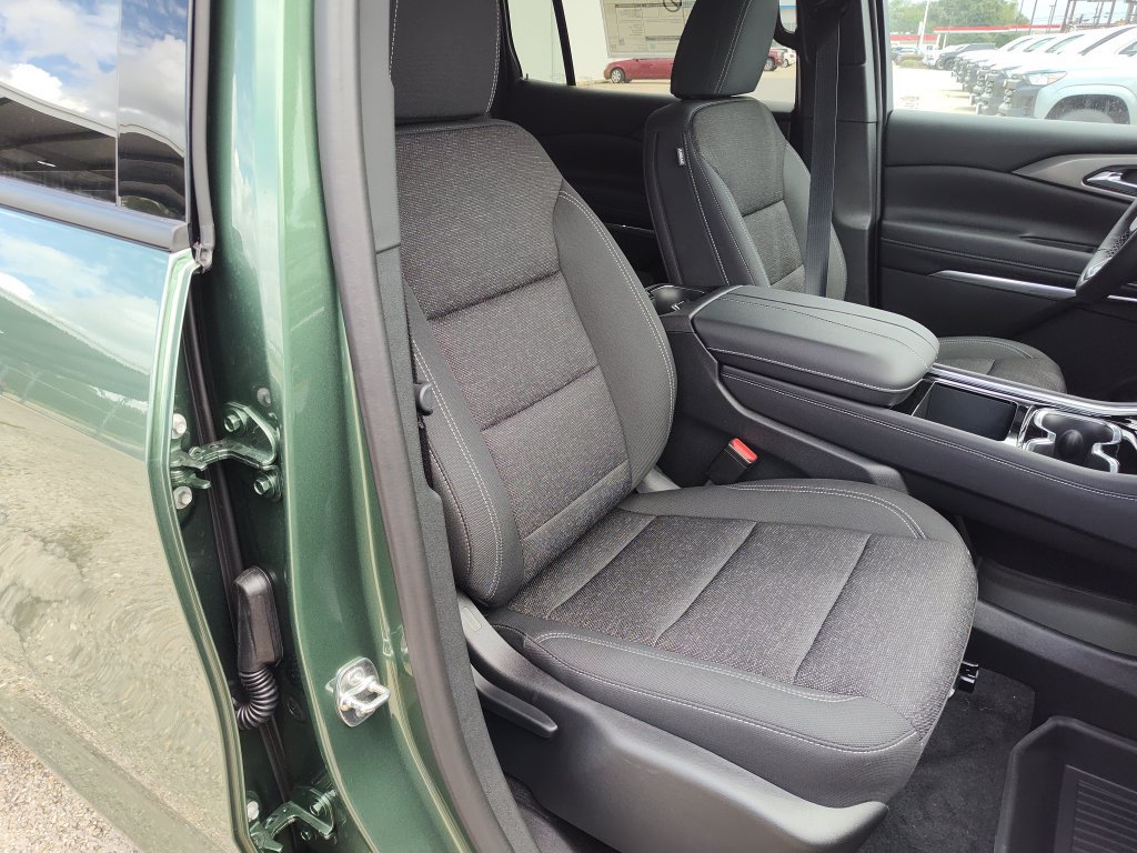 2027 Chevrolet Traverse LT - Photo 34