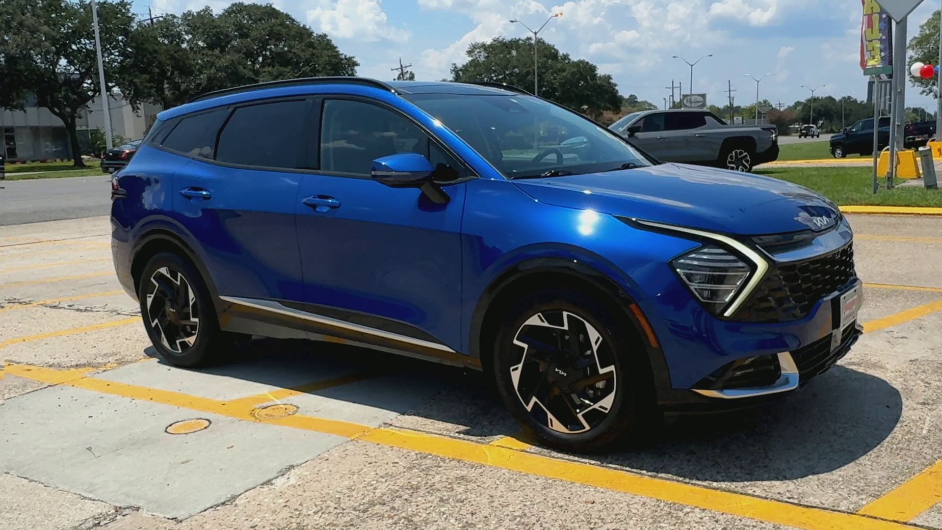 2023 Kia Sportage photo 2
