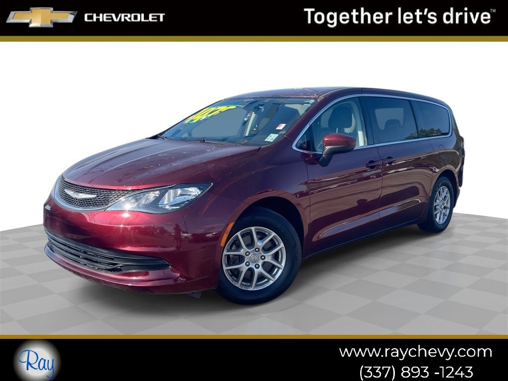 Used 2017 Chrysler Pacifica Touring Minivan