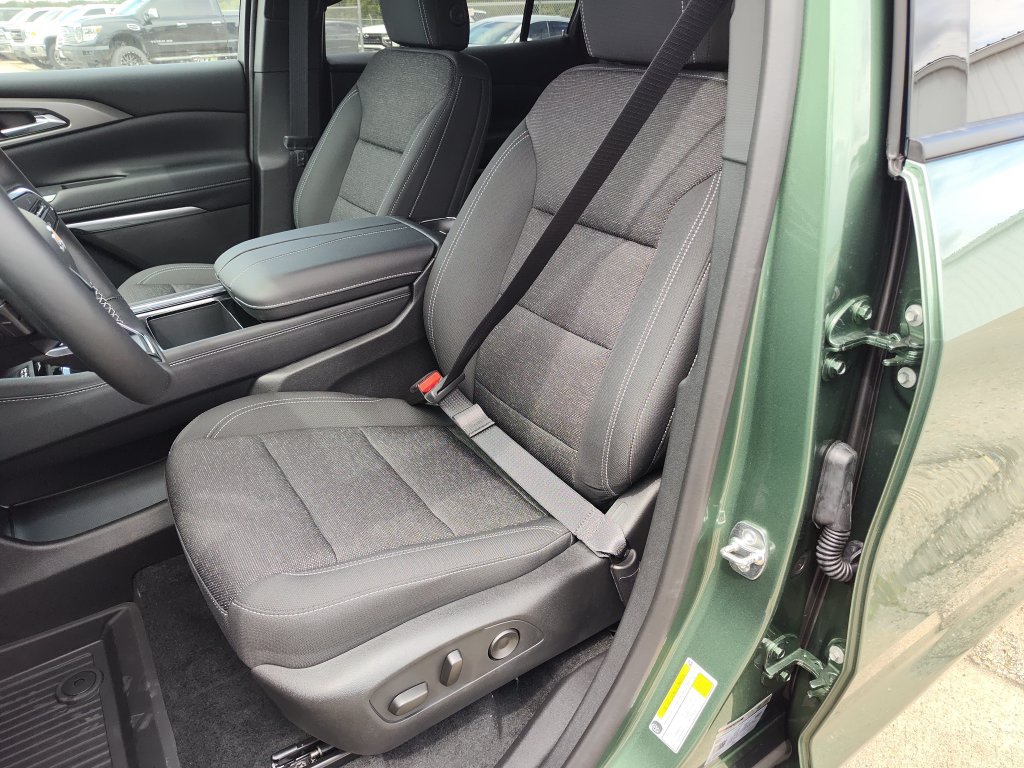 2027 Chevrolet Traverse LT - Photo 29
