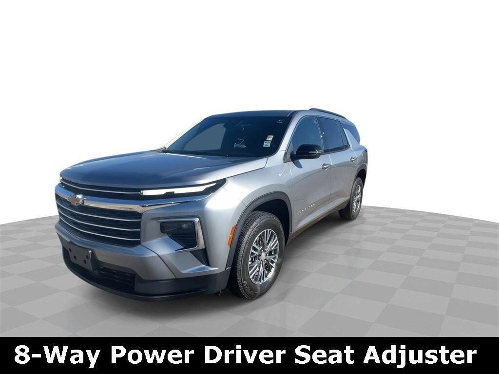 2025 Chevrolet Traverse photo 3