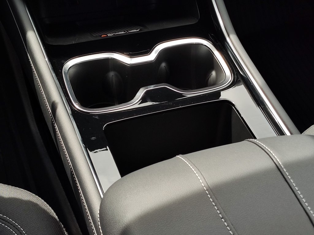 2027 Chevrolet Traverse LT - Photo 32
