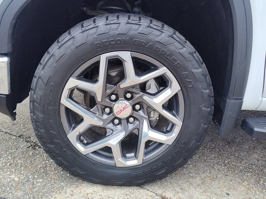 2024 GMC Sierra 1500 SLT - Photo 11