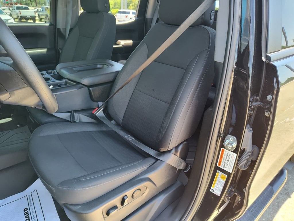 2025 Chevrolet Silverado 1500 Custom - Photo 17