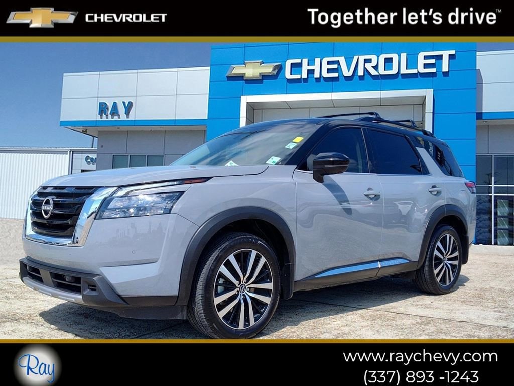 2025 Nissan Pathfinder Platinum 2WD's photo