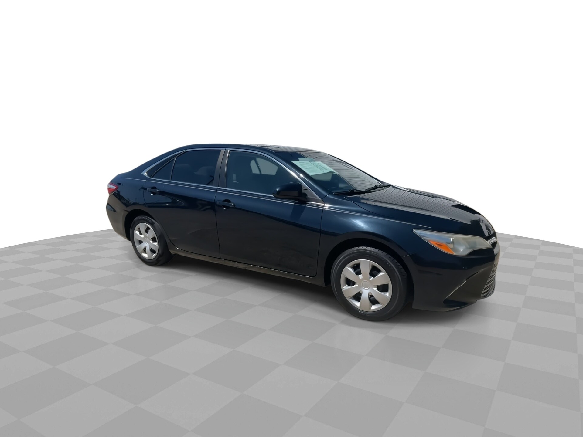 2017 Toyota Camry LE photo 2