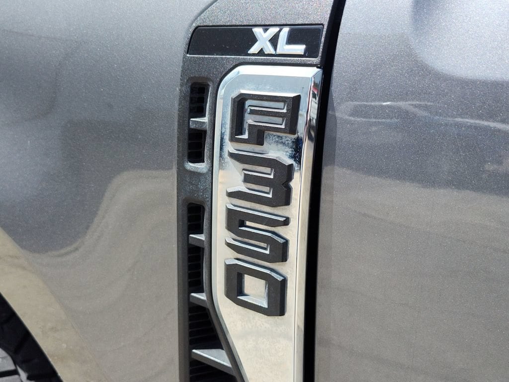 2024 Ford F-350 Super Duty XL - Photo 13