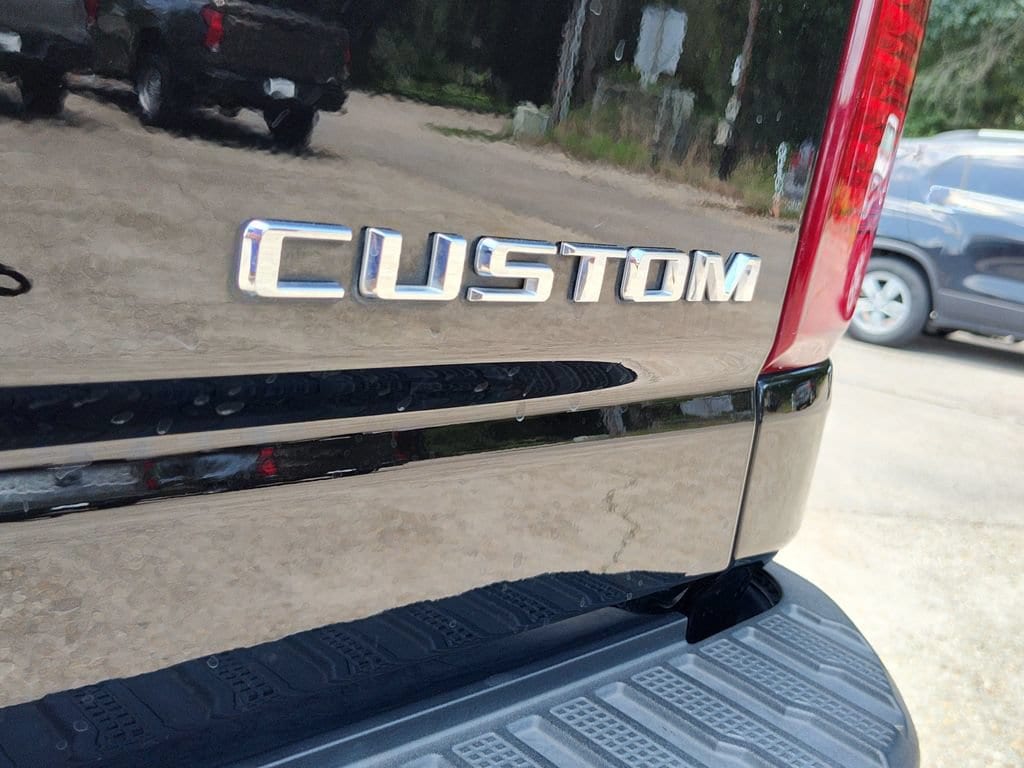 2024 Chevrolet Silverado 2500HD Custom - Photo 6