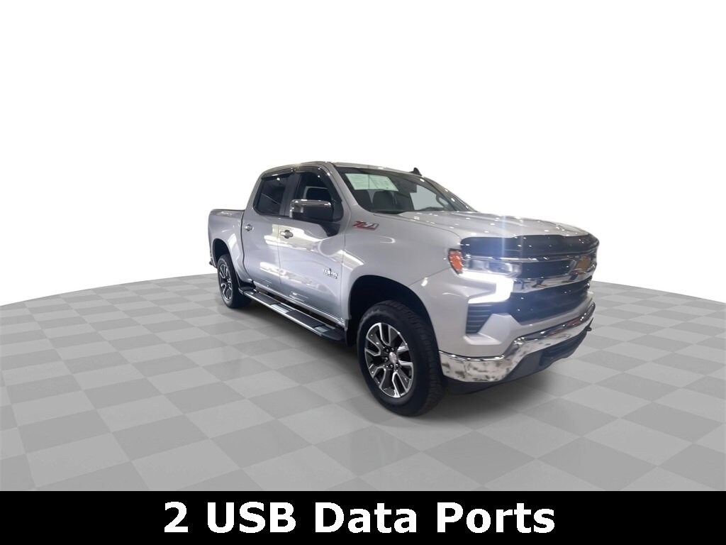 2022 Chevrolet Silverado 1500 LT Texas Edition photo 2