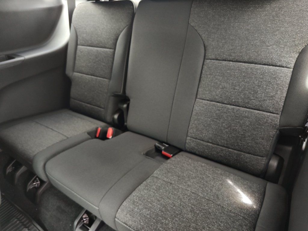 2027 Chevrolet Traverse LT - Photo 37