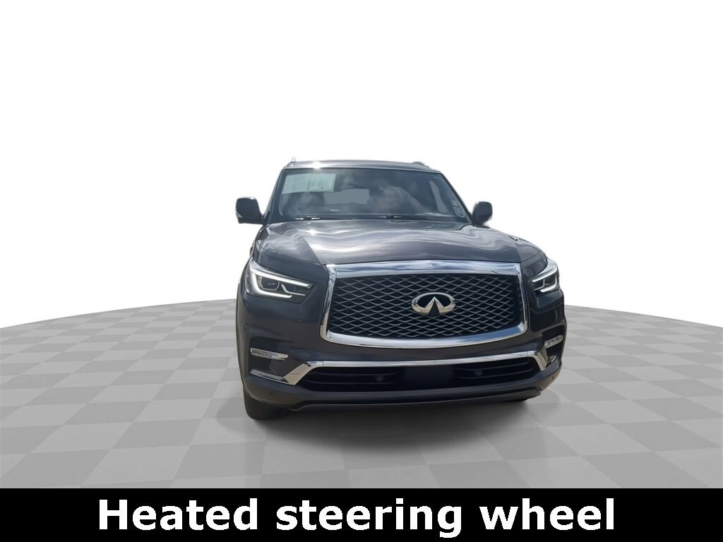 2022 Infiniti QX80 Luxe photo 3