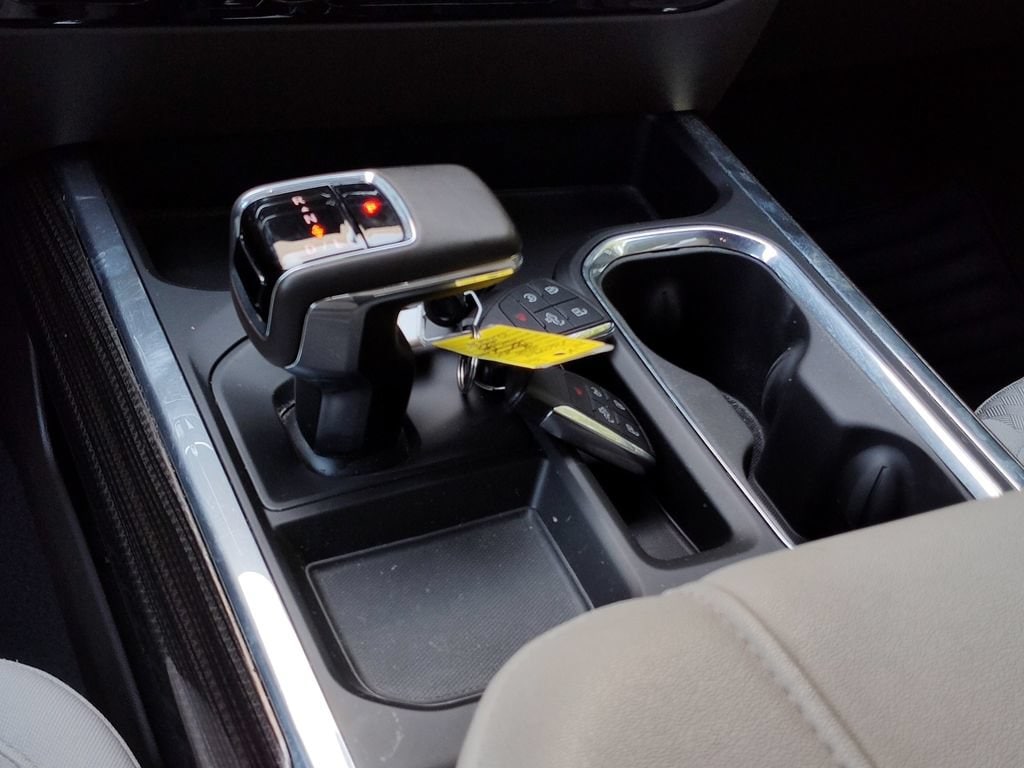 2025 Chevrolet Silverado 1500 LT - Photo 18