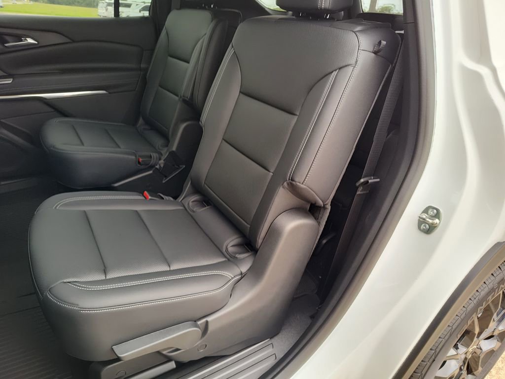 2026 Chevrolet Traverse LT - Photo 13