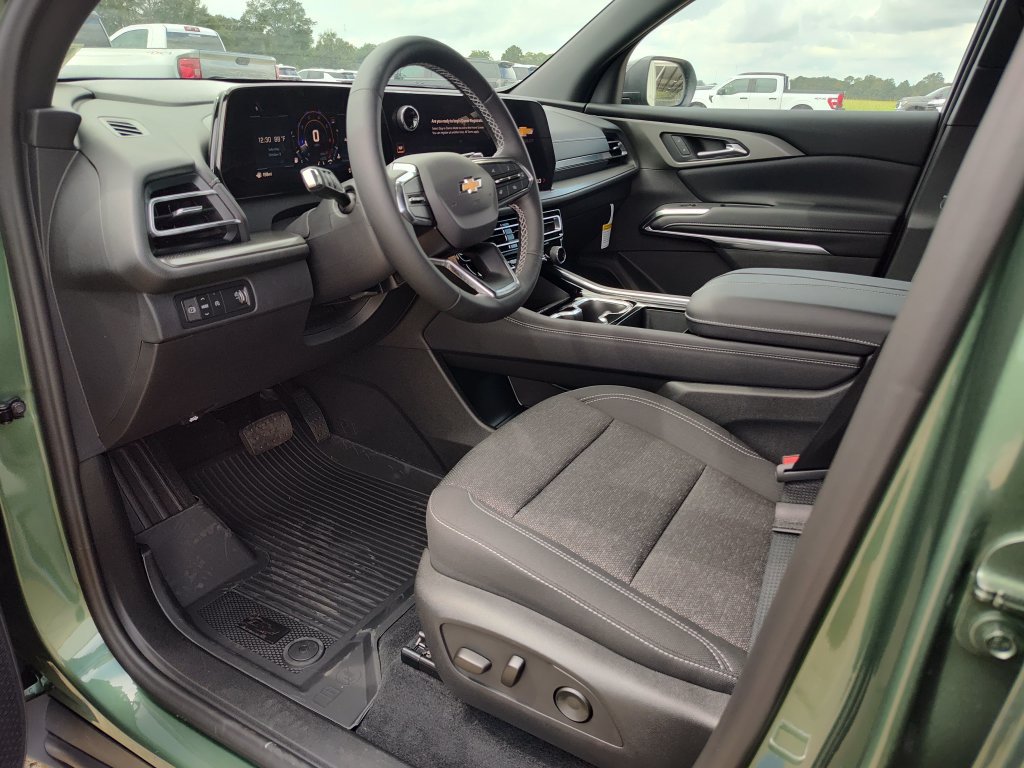 2027 Chevrolet Traverse LT - Photo 25