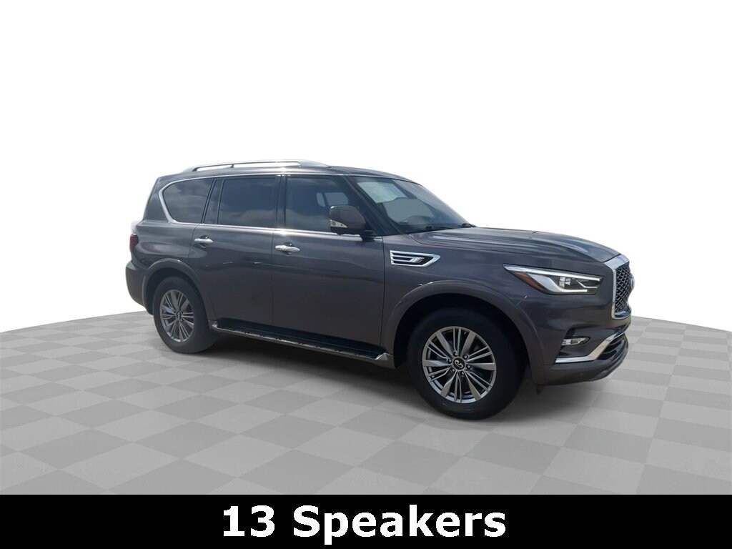 2022 Infiniti QX80 Luxe photo 2