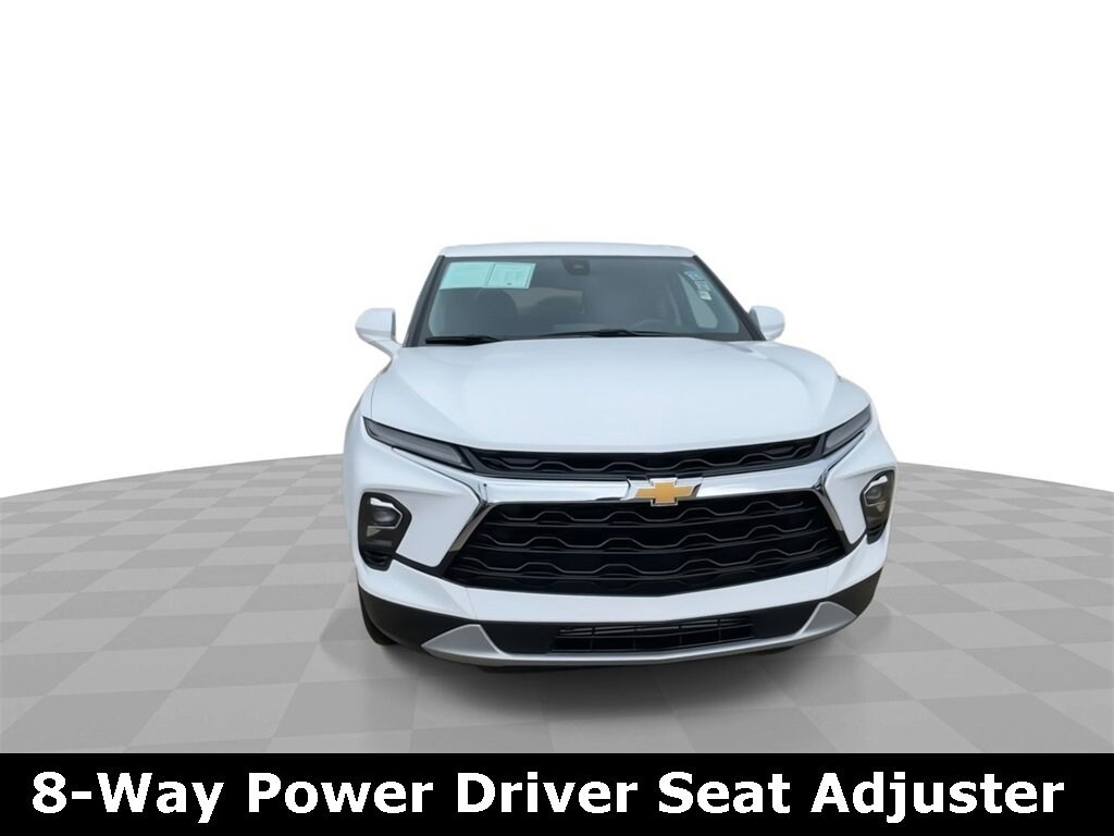 2023 Chevrolet Blazer 2LT photo 2