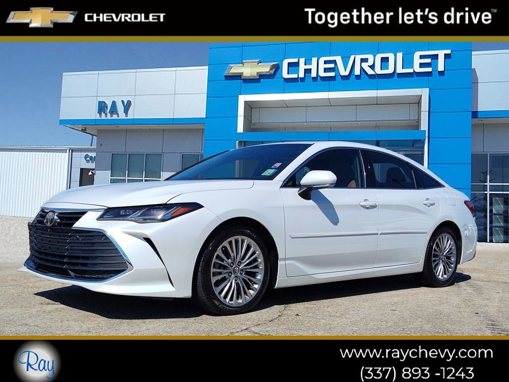 2019 Toyota Avalon Limited's photo