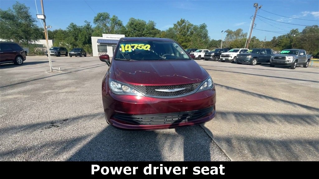 Used 2017 Chrysler Pacifica Touring Minivan