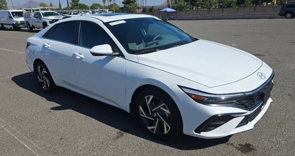 Used 2025 Hyundai Elantra SEL Convenience Sedan