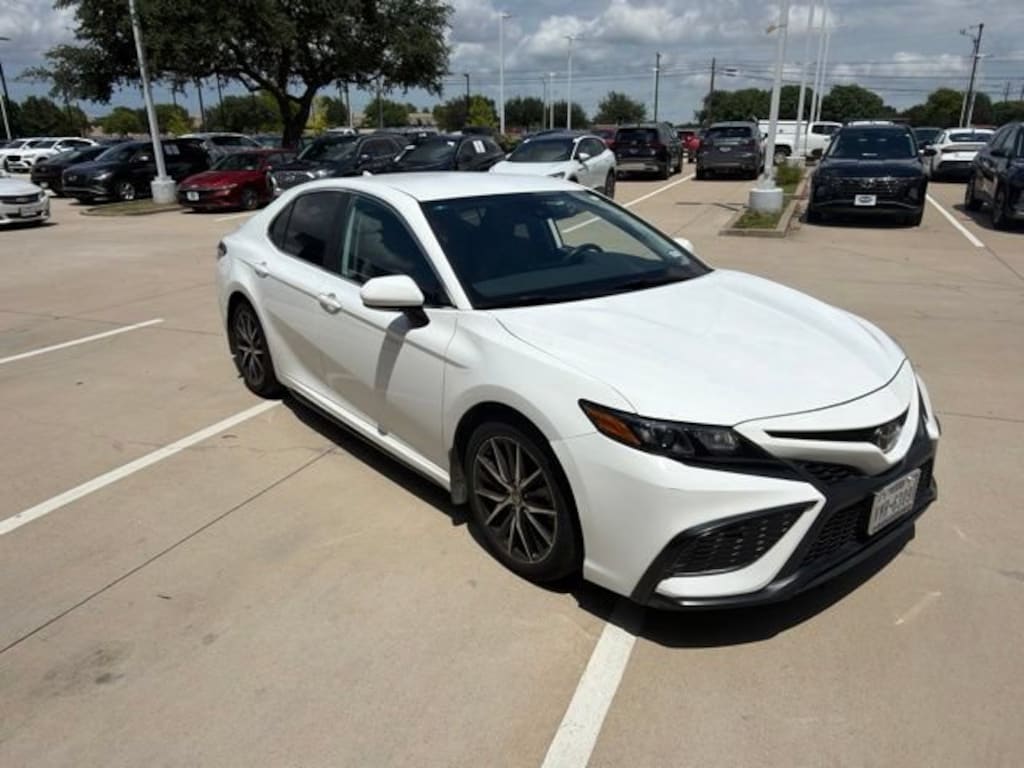 Used 2023 Toyota Camry SE Sedan