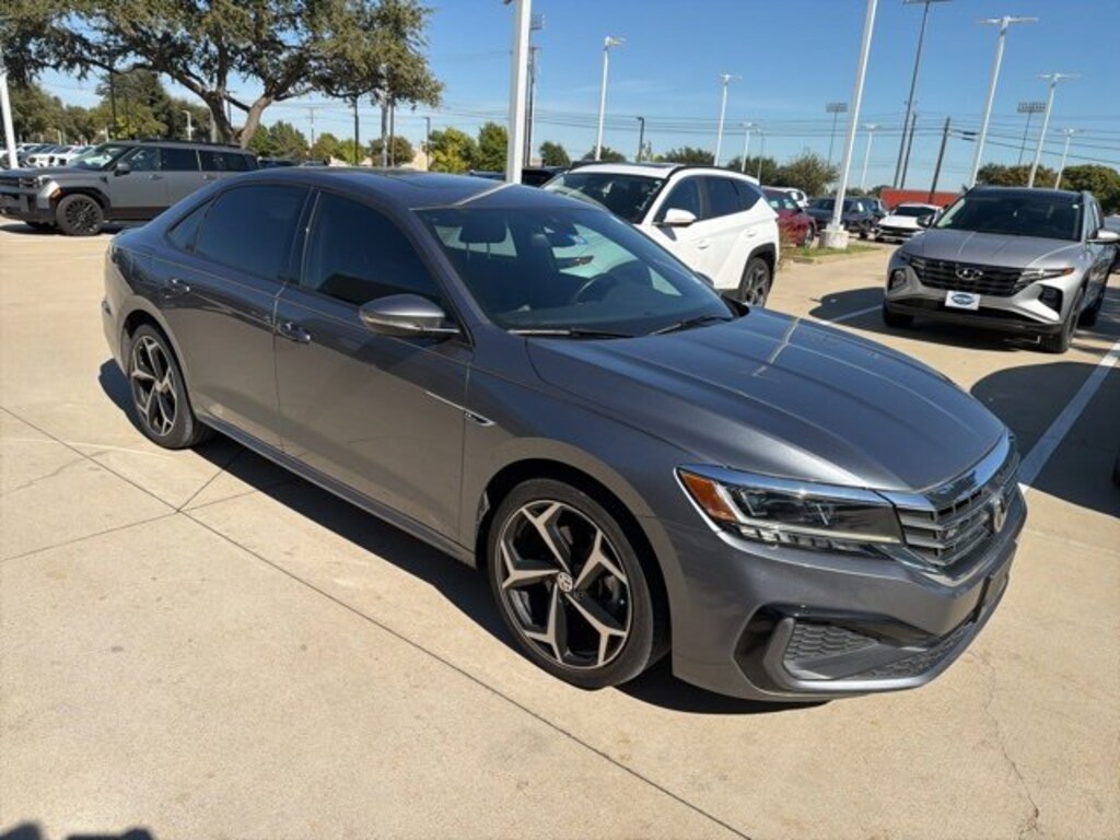 Used 2022 Volkswagen Passat 2.0T R-Line Sedan