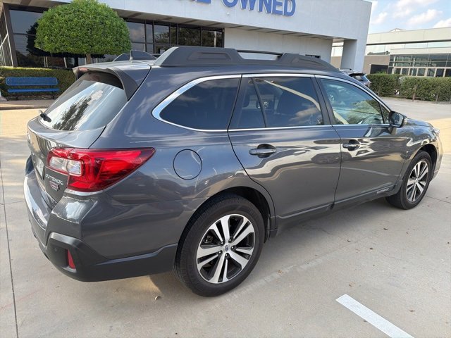 2019 Subaru Outback Limited photo 3
