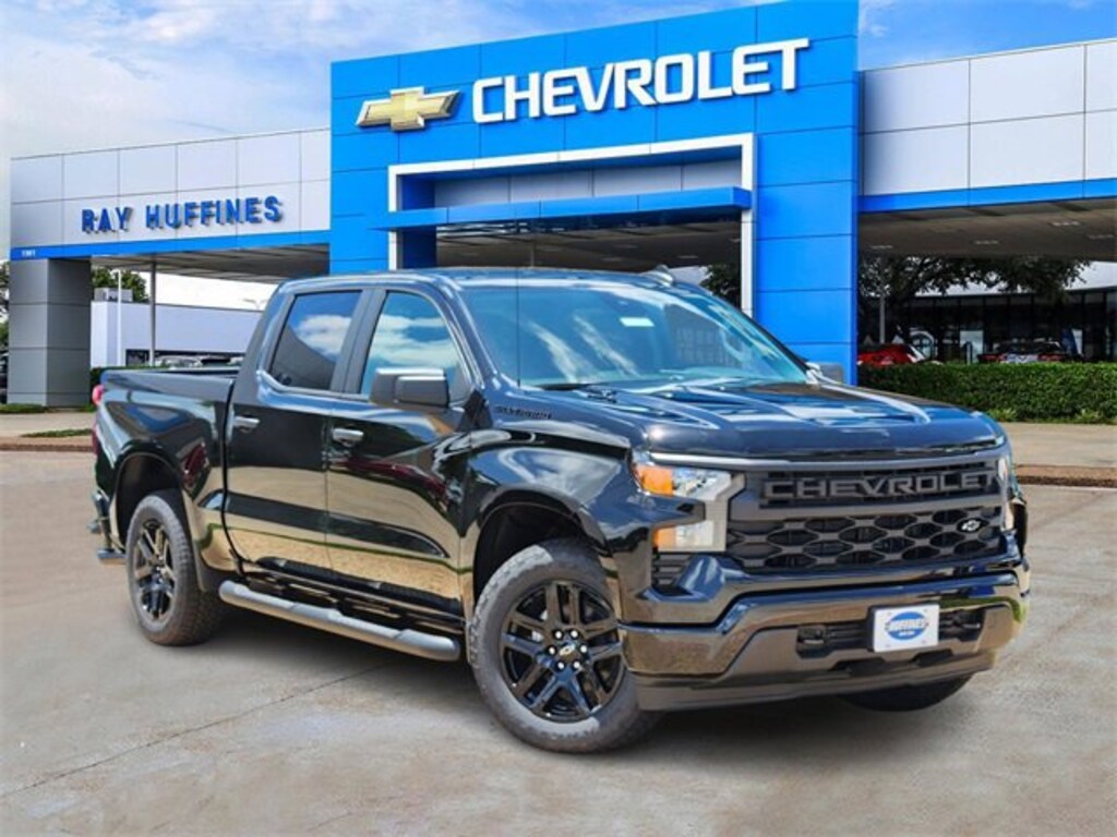 New 2025 Chevrolet Silverado 1500 Custom Truck Crew Cab
